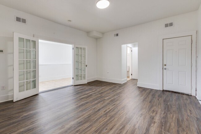 Building Photo - 705 Brownsville Rd