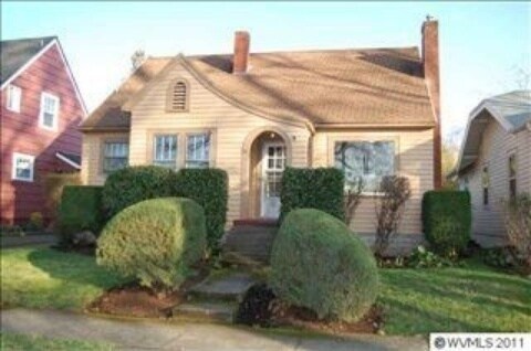 Foto principal - VIDEOTOUR: Beautiful Home with hardwood fl...