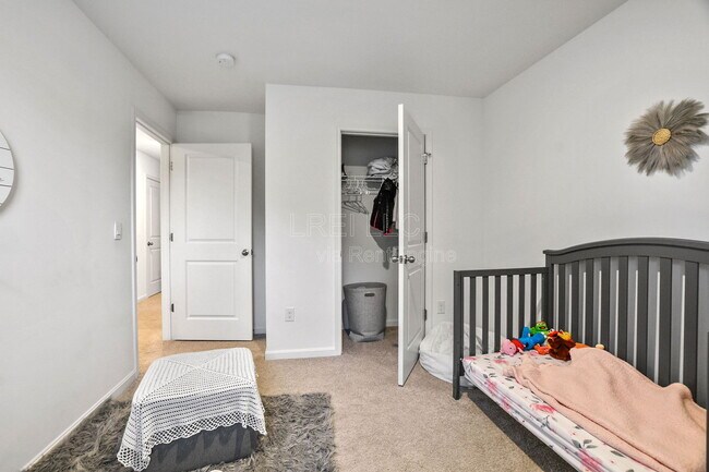 Foto del edificio - 8023 Cedar Mdws Ln