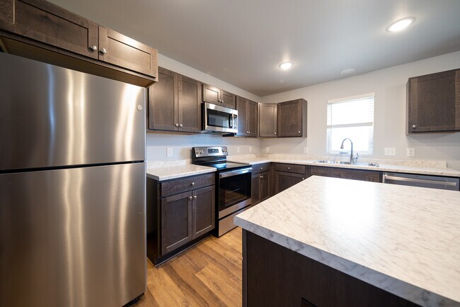 Foto del edificio - 633 4th Cir Dr SW