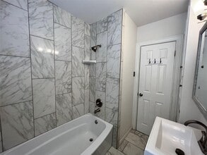 Building Photo - 7607 Hemlock St