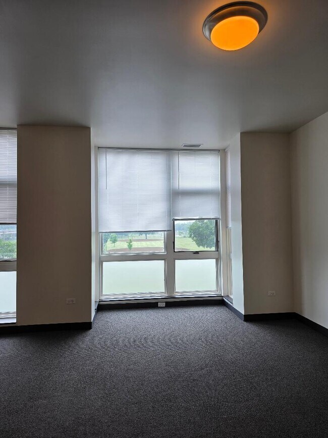 Foto del edificio - 3643 S State St