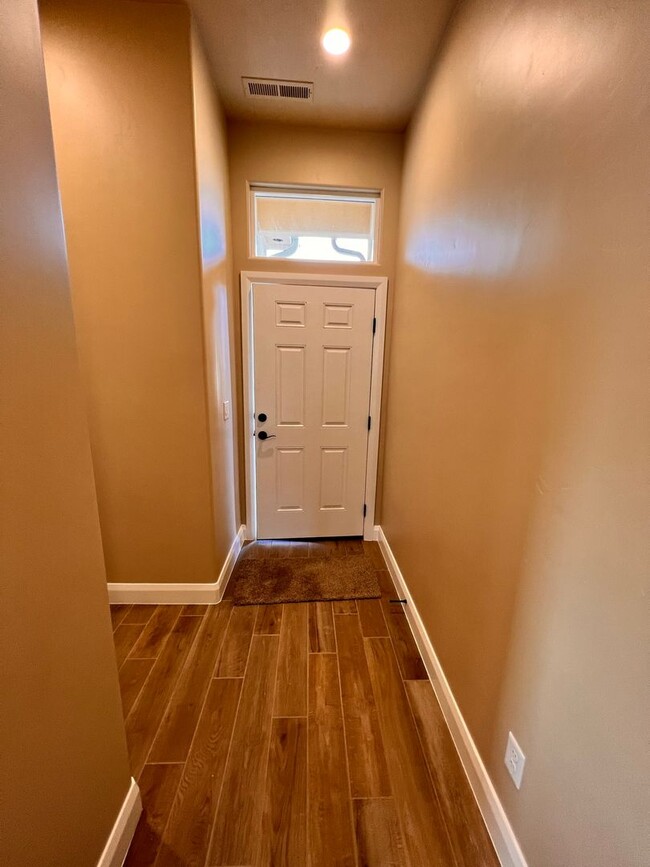 Foto del edificio - Townhome in Hurricane