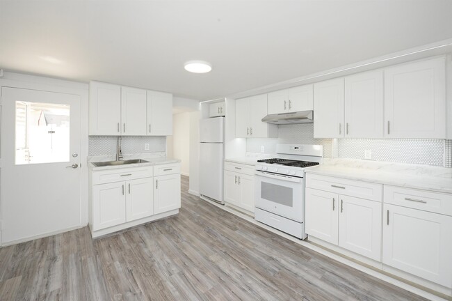 Building Photo - 27 Laidlaw Ave