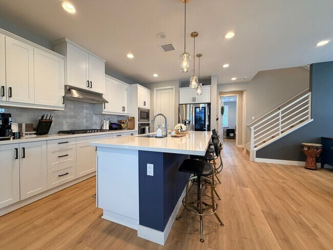 Building Photo - Elegant Rancho Mission Viejo Home with Open Floor Plan