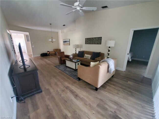 Foto del edificio - 14560 Glen Cove Dr