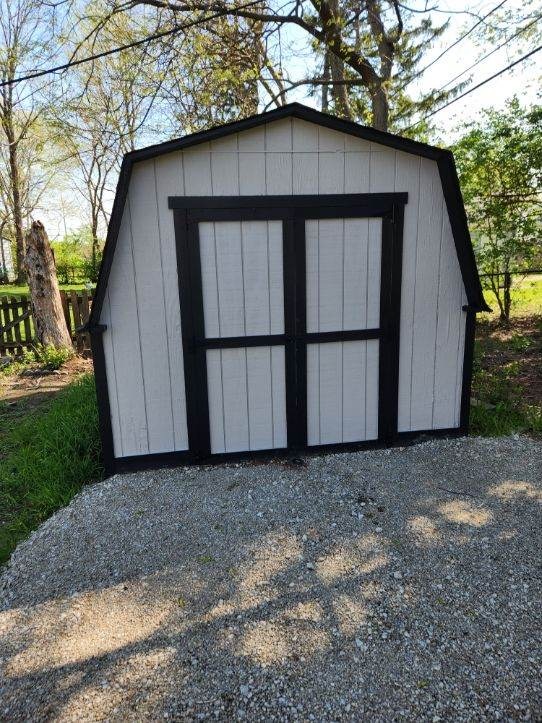 Building Photo - 1820 Woodman Dr