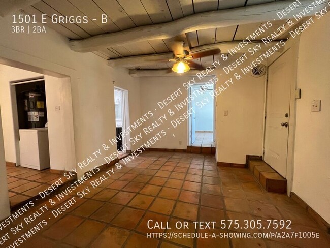 Building Photo - 3 Bedroom 2 Bathroom Duplex