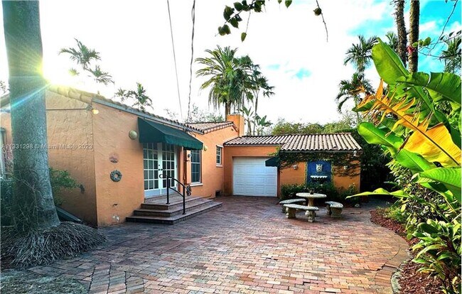 Foto del edificio - 517 Aragon Ave