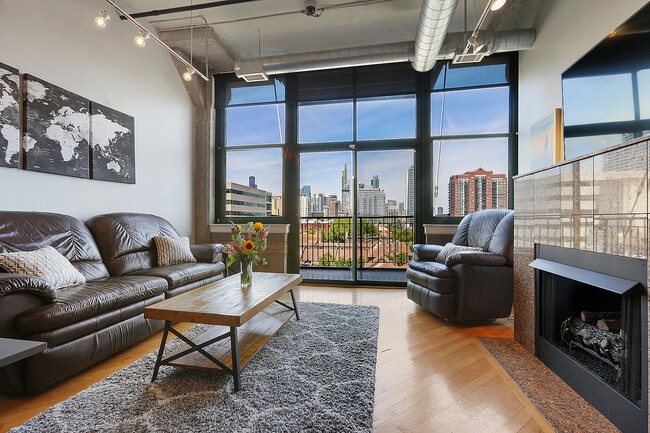 Building Photo - 221 E Cullerton St