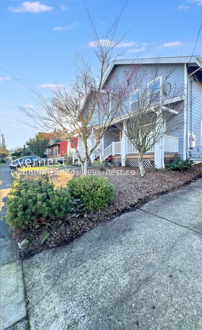 Building Photo - 6147 NE 9th Ave