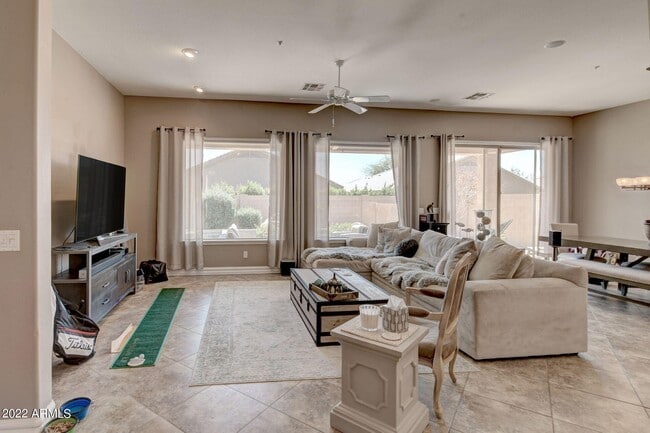 Foto del edificio - 7673 E Quill Ln