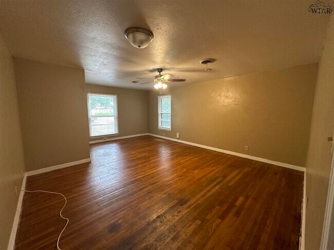 Foto del edificio - 2612 Fairway Dr