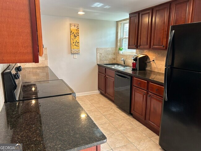 Foto del edificio - 3557 Old Chamblee Tucker Rd
