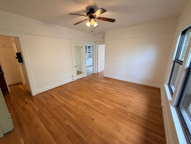 Foto del edificio - One Bedroom Second Floor Unit Ladd's Addition/Hawthorne District