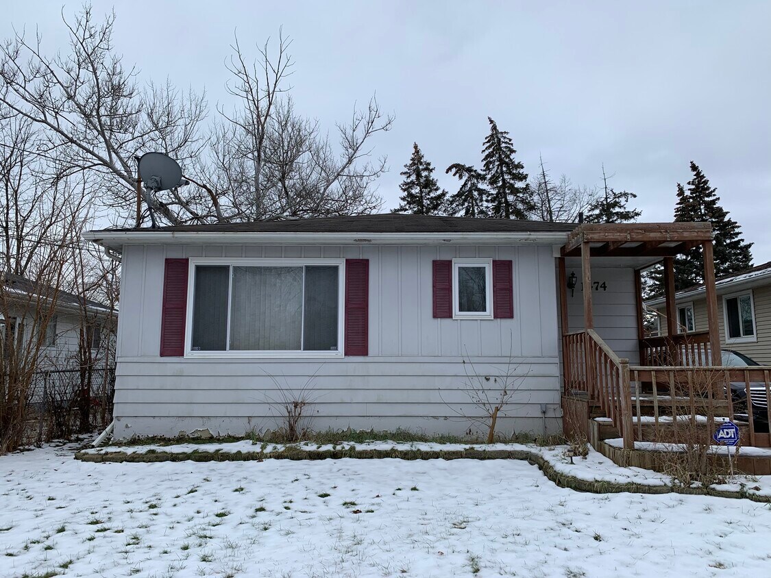 1474 E Buder Ave, Burton, MI 48529 House Rental in Burton, MI