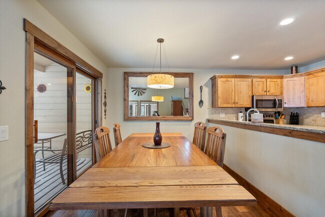 Building Photo - Fully-Furnished Condo for Rent in Columbia Falls-Short Term, Mid-Term or Long Term