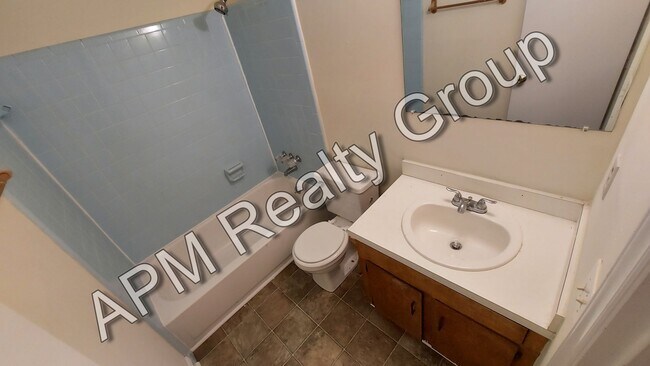 Foto del edificio - Three bedroom house in Harbison