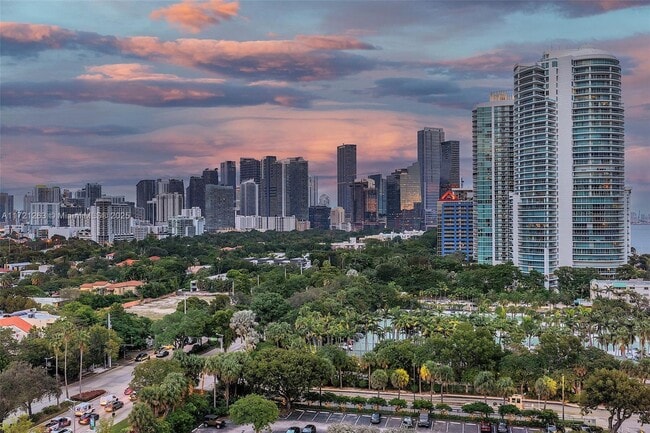 Building Photo - 2475 Brickell Ave
