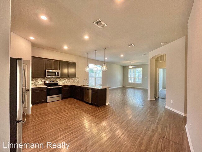 Building Photo - 4 br, 3 bath House - 818 Ross Road