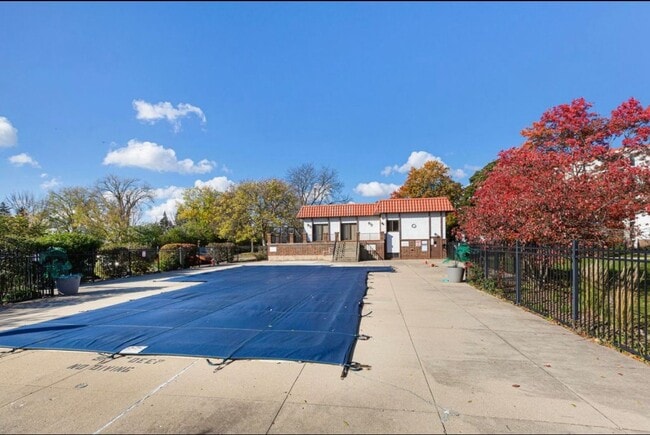 Building Photo - 450 Plum Creek Dr