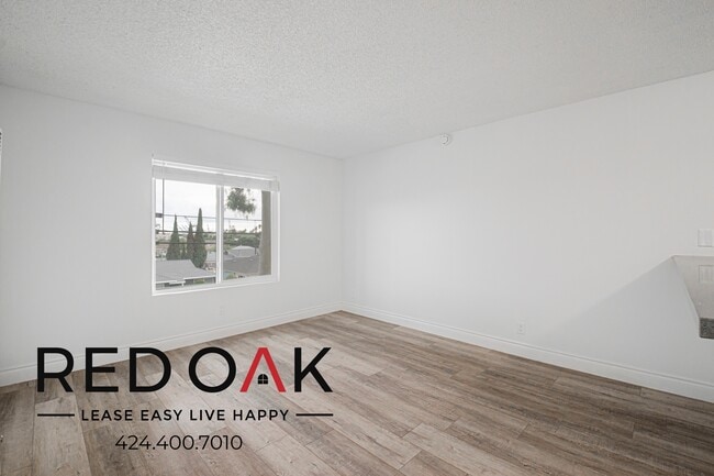 Building Photo - 706 McDonald Ave