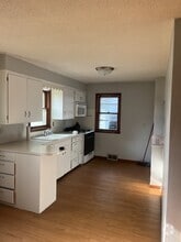Building Photo - 422 8th Ave