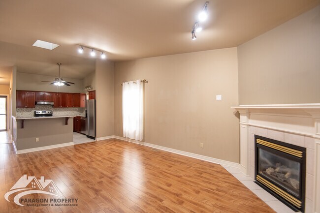 Photo du bâtiment - 8 McIntosh Ave