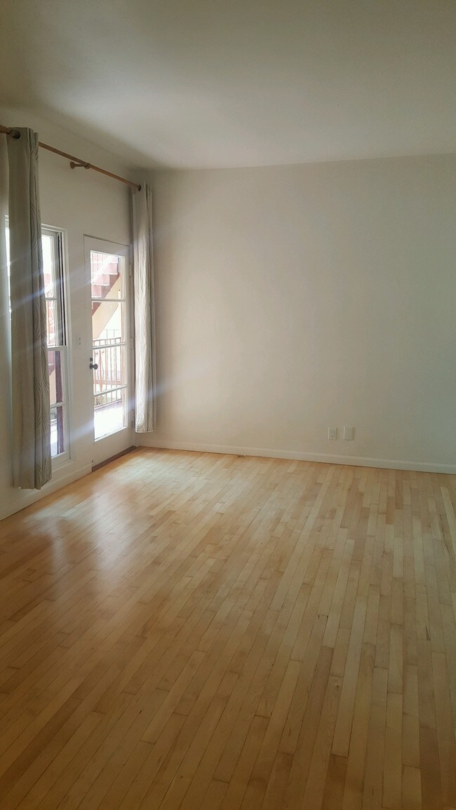 Foto del edificio - 712 Cedar St
