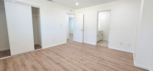Foto del edificio - 809 Capehart Ct