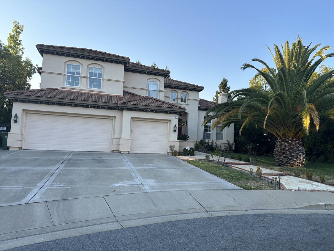 Foto principal - 744 Bodega Ct