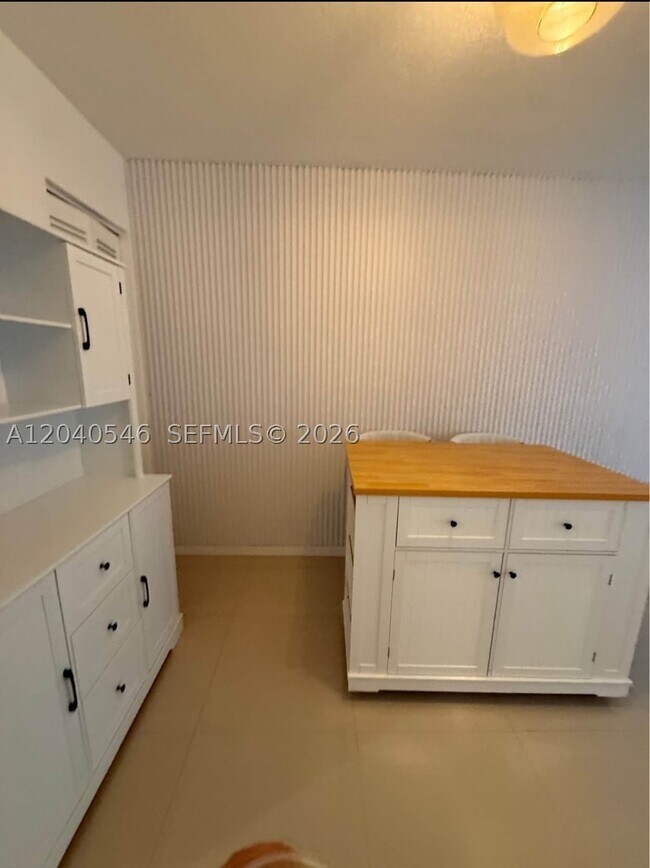 Foto del edificio - 2198 NE 167th St