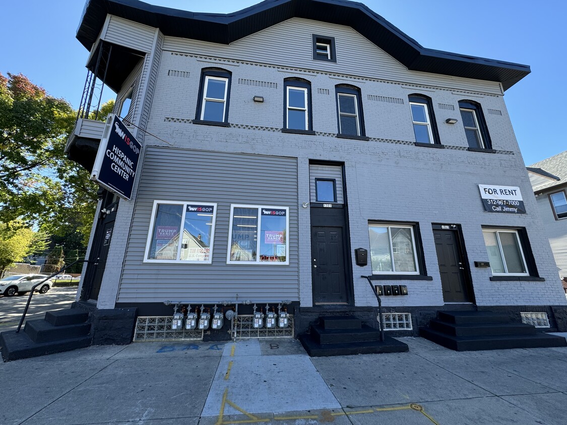 Primary Photo - 1303 W Greenfield Ave