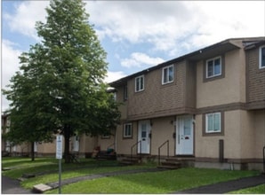 Building Photo - Hunter’s Point Townhomes