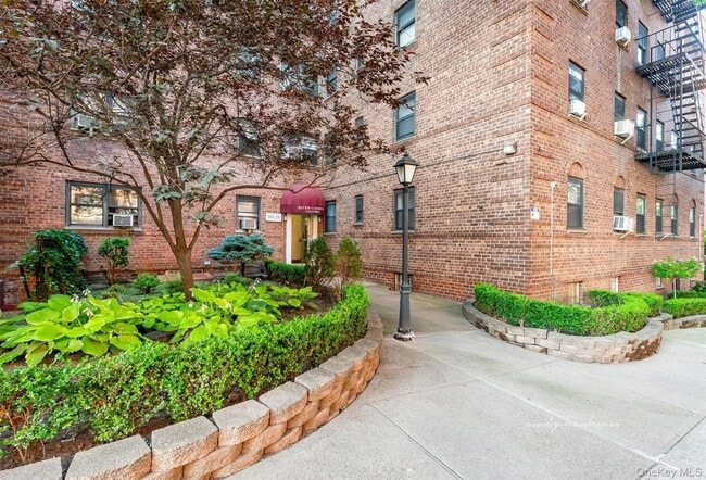 Building Photo - 102-25 67th Rd