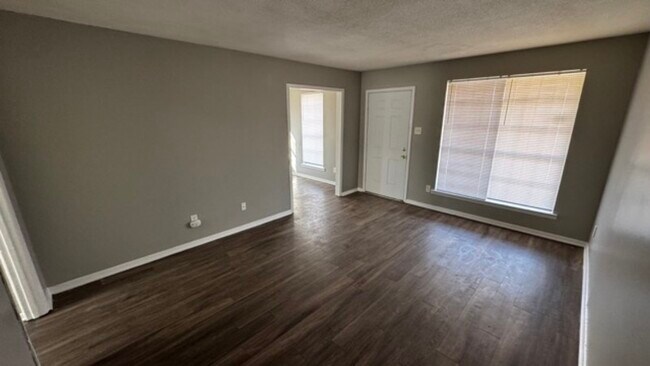 Foto del edificio - 3423 Arnold Rd