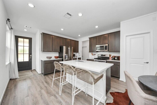 Building Photo - 21630 Heather Elm Dr
