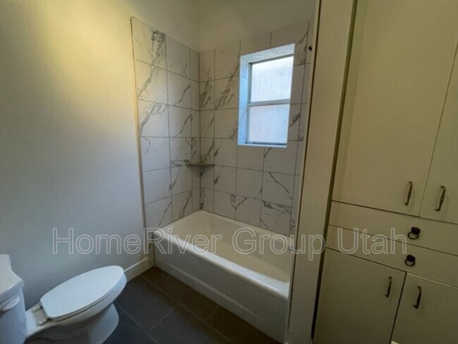 Foto del edificio - 583 E 6th Ave