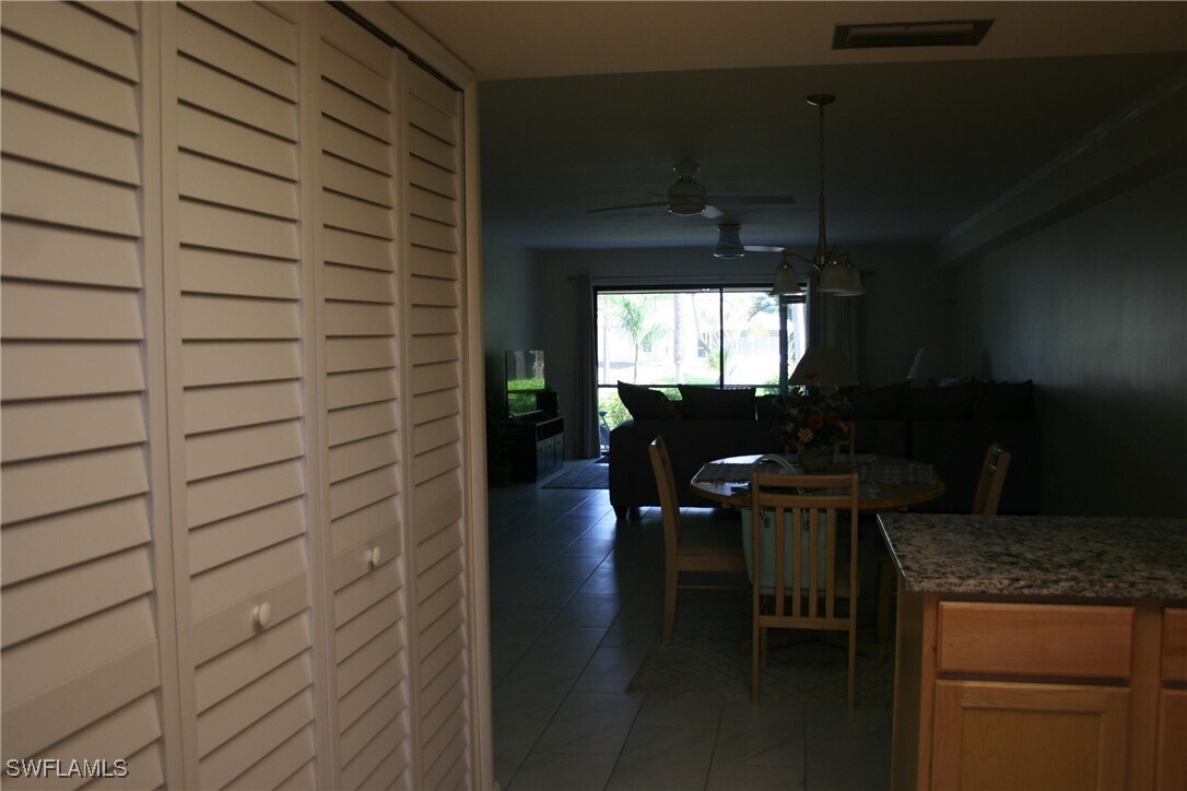 Foto del edificio - 15430 Moonraker Ct