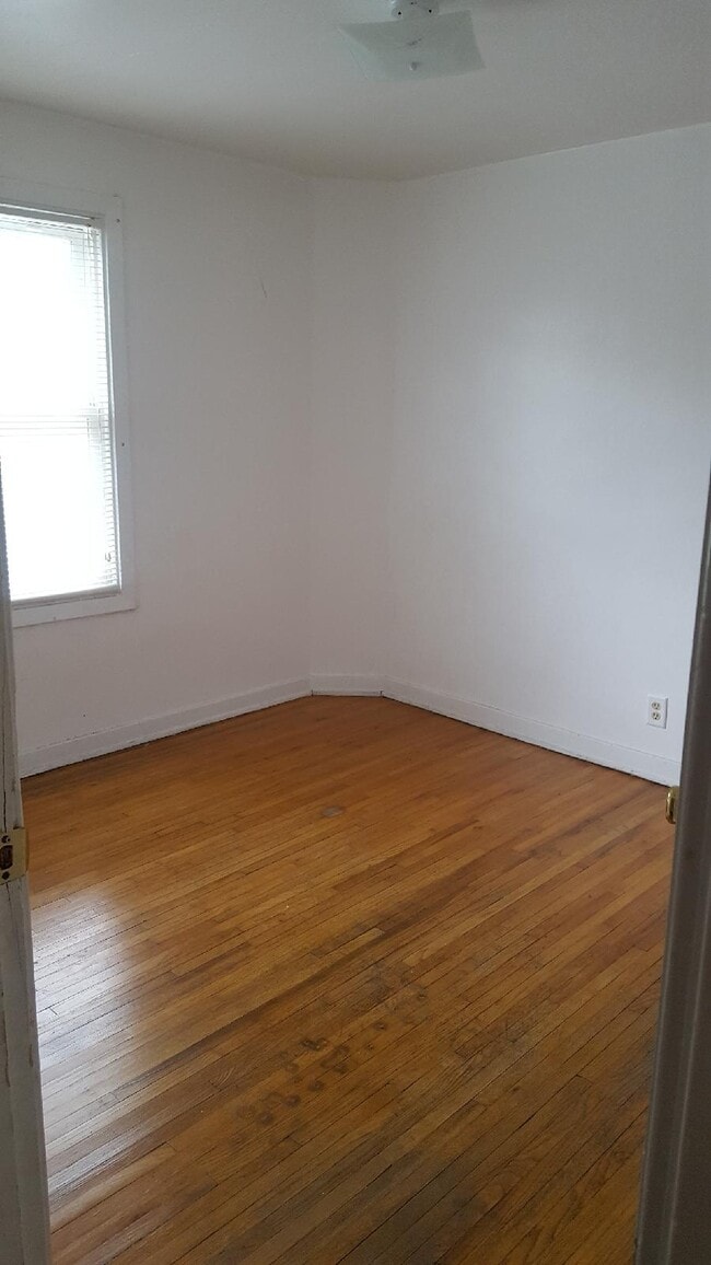 Building Photo - 1280 W Mullan Ave