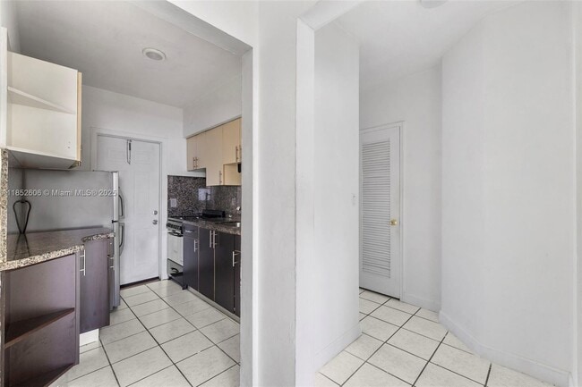 Building Photo - 770 83rd St