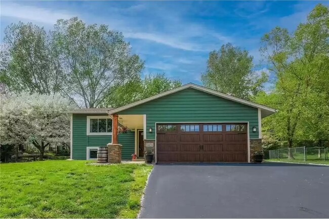 Welcome Home! - 14474 Shore Ln NE
