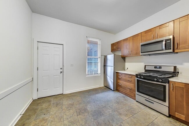 Building Photo - 2643 N Mildred Ave