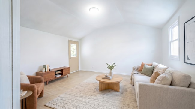 Building Photo - 3 bedroom 2 bathroom single family home | section 8 welcomed