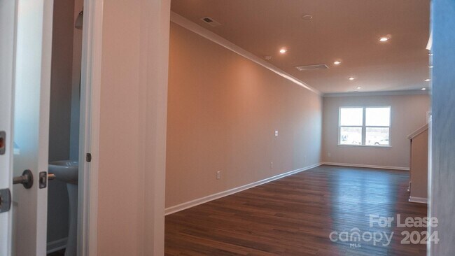 Foto del edificio - 3136 Hutton Garden Ln