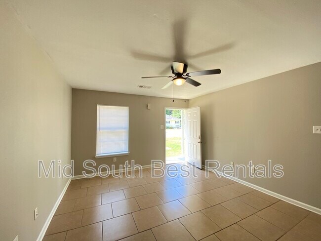 Foto del edificio - 321 Clint Rd
