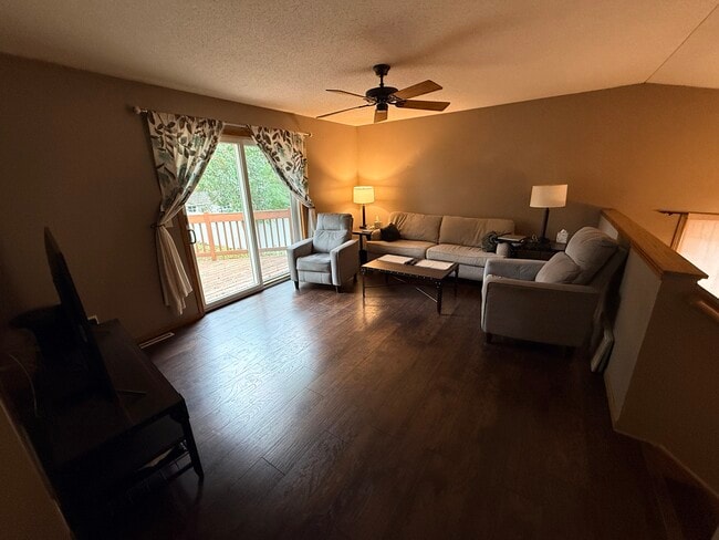 Building Photo - 602 5th Ave S