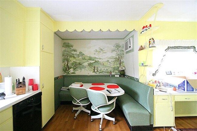 Foto del edificio - 60 Rindge Ave