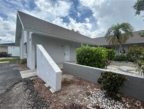 Building Photo - 202 SE 24th Ave