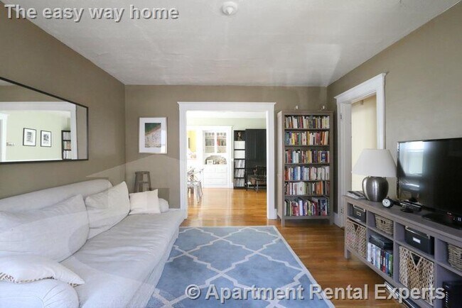 Building Photo - 56 Standish St